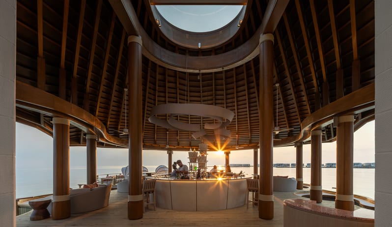 indian-ocean-holidays-maldives-centara-grand-lagoon-maldives-sunset-social